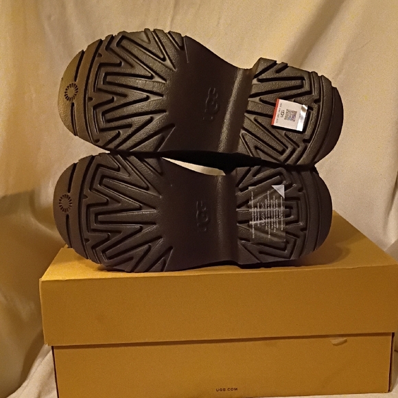 UGG Black Platform Boots - Picture 6 of 6